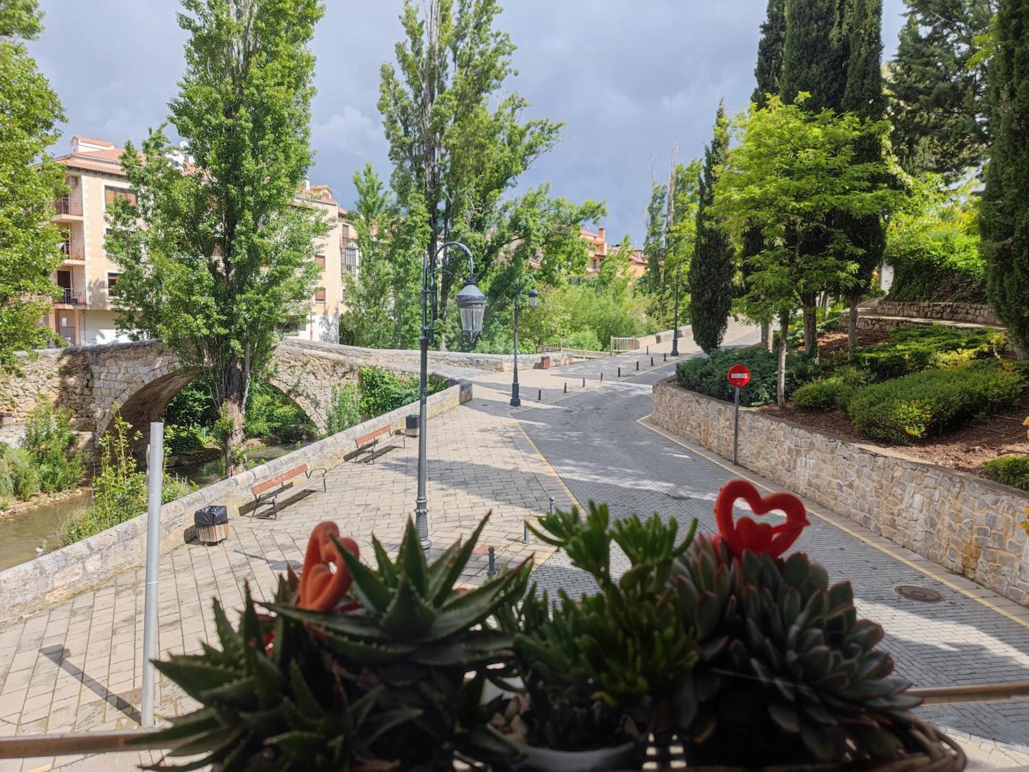 Alojamiento Mirabuenos Aranda de Duero Exterior foto